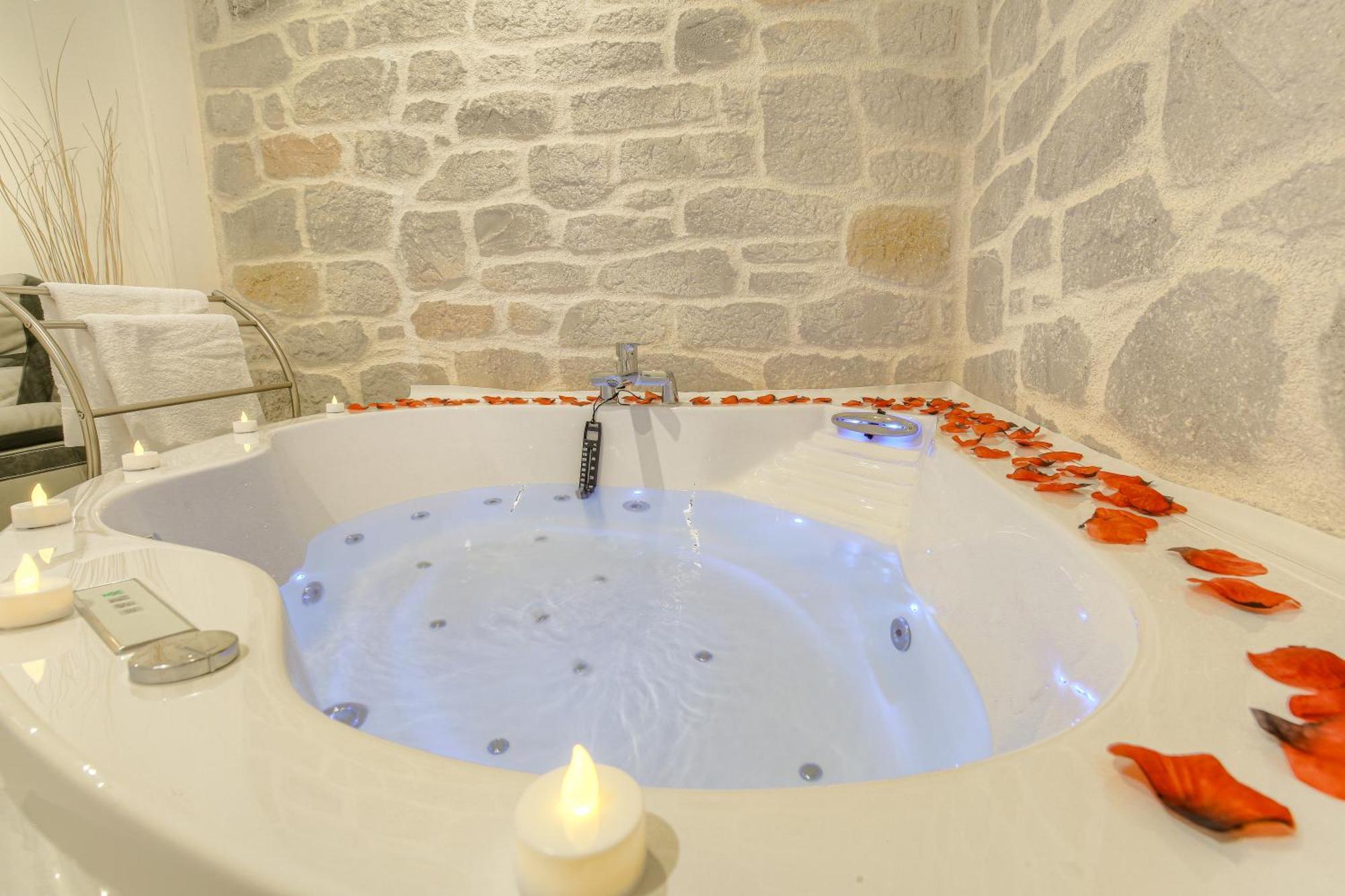 La Suite Neuvilloise Neuville-sur-Saone Exterior photo