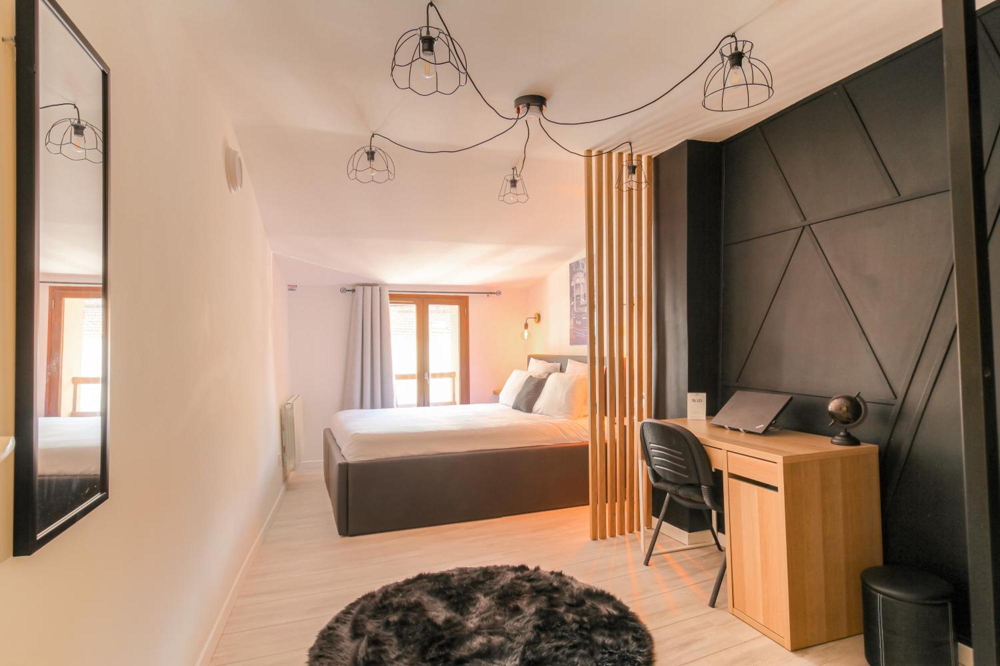 La Suite Neuvilloise Neuville-sur-Saone Exterior photo